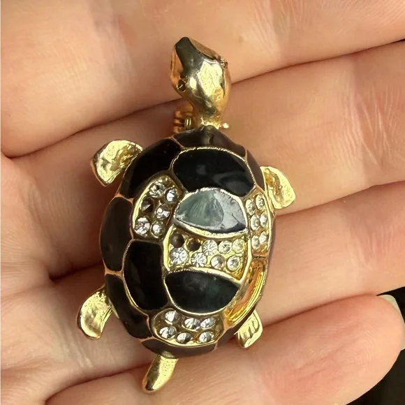🐢 Vintage Gold Tone and Black Enamel Rhinestone Turtle Brooch Pin - Picture 6 of 14